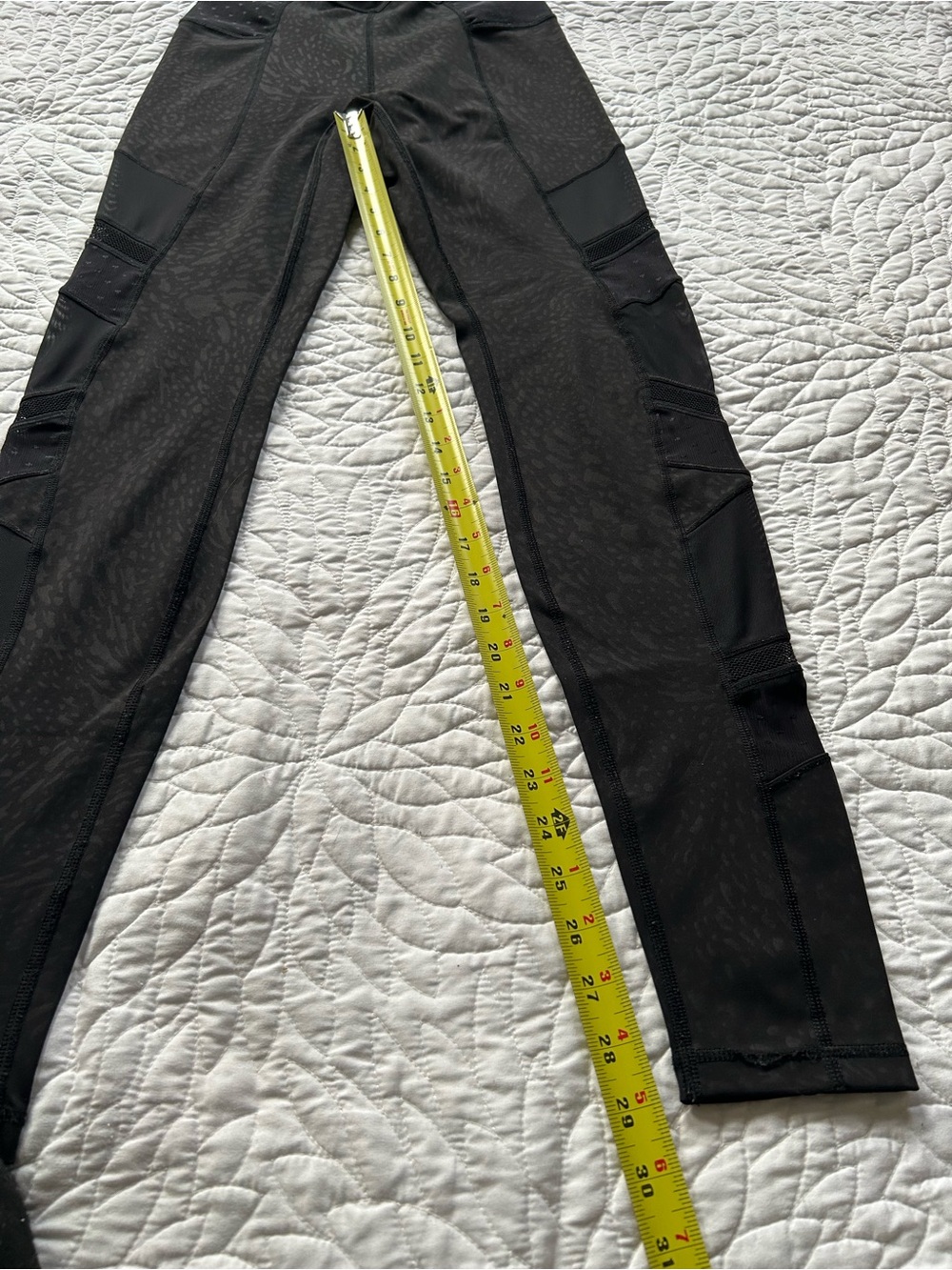 Lululemon Run Inspire Crop Leggings Black Textured Panel Mesh Good Condition - Picture 9 of 10